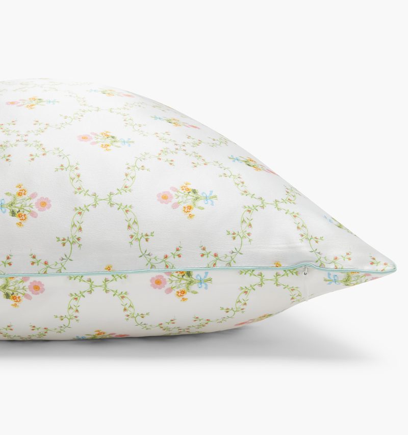 HHH052 SisiPillowcase PastelTrellis B