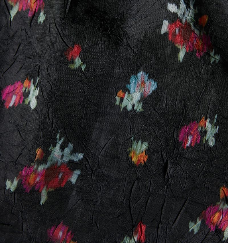 HHH2332 FABRICDETAIL BlackIkatCrushedTaffeta TT A