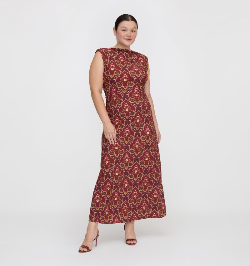 Sloane MedievalFloralCurve20534